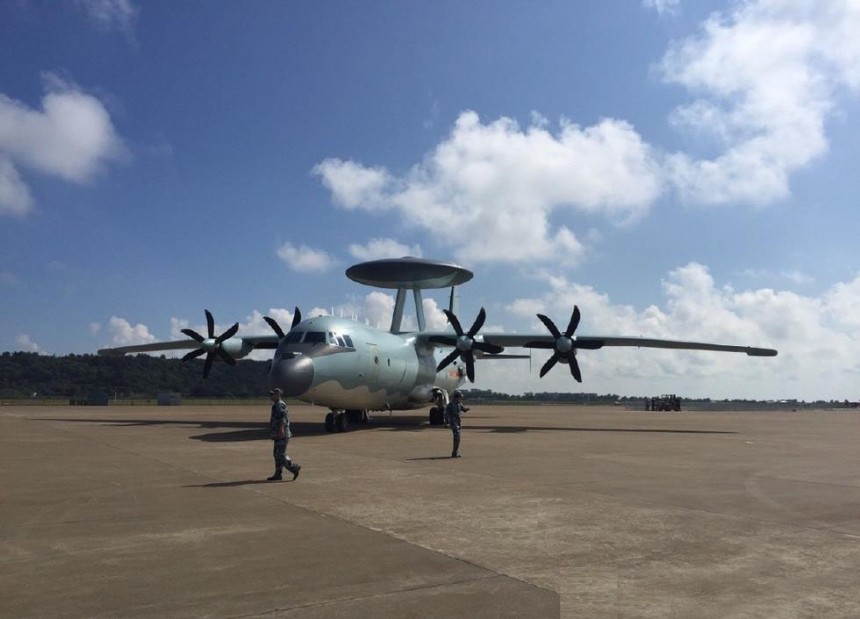 中国空军空警500预警机到达珠海